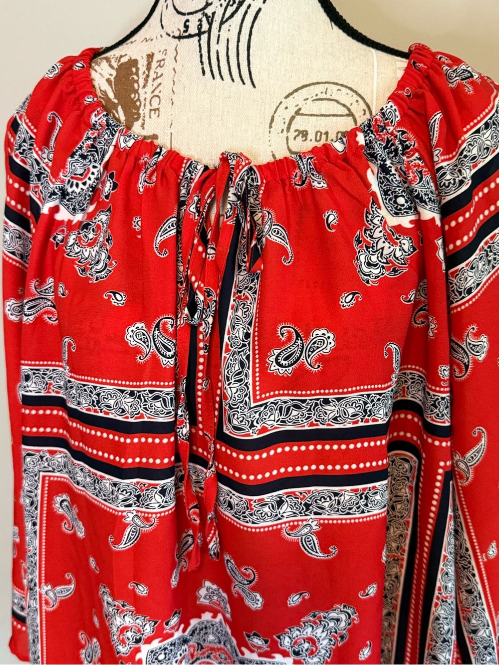 NEW - Cato Red Bandana Print Peasant Tunic - Size 14/16W - Picture 3 of 7